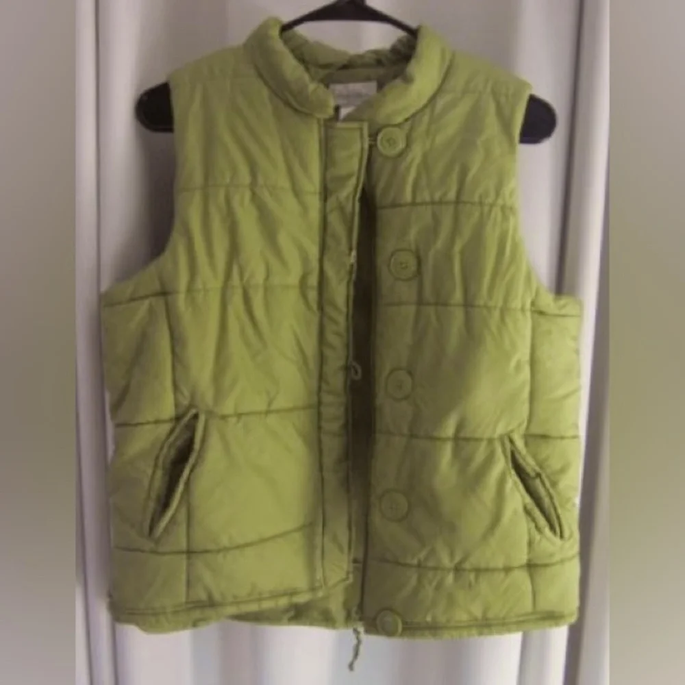 Studio Works Women's Green Puffer Vest, Zippered & Button Down, Pockets; Size LP